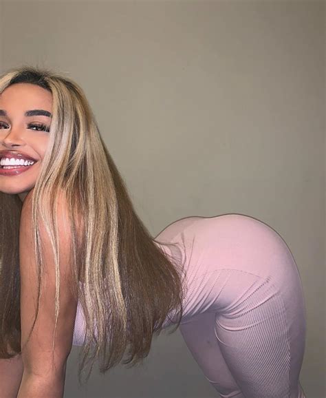 Dominican : r/latinas
