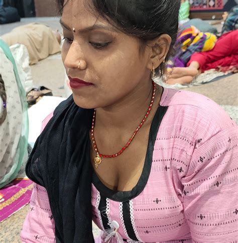 गाँव की भाभी | New #Breastfeeding Vlog | Mom & Baby Masti | Yellow