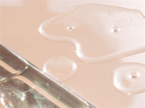Is Mineral Oil Bad for Your Hair? We Asked Experts