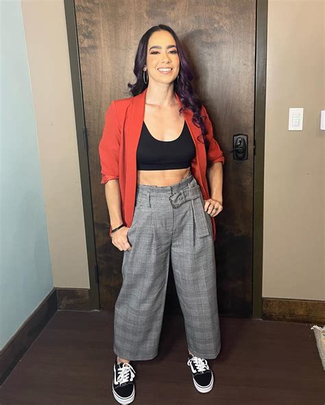 Ex-WWE star AJ Lee shows off dramatic body transformation and tells