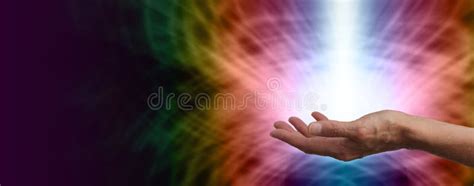 Heiler Mit Vibrierender Heilender Energie Stockbild - Bild von ...