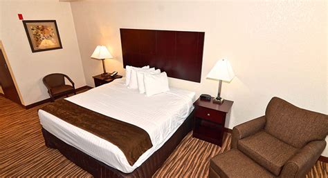 Cobblestone Inn & Suites in Clarion, Iowa - Hotel Accomodations Clarion ...