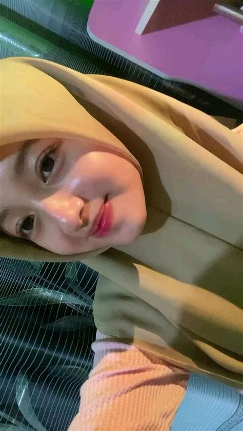 Pin oleh Ivan Rizqullah di video | Orang cantik, Gaya rambut cantik ...