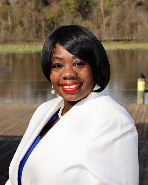 About Us – Distinguished Pearls Foundation