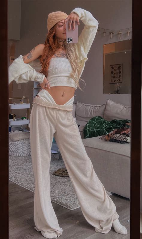 TW Pornstars - 2 pic. Bambi Sage. Twitter. does this outfit say “comfy