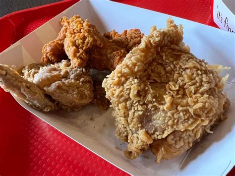 คนญี่ปุ่นรีวิว KFC ไทย อวยยศให้เป็น KFC ที่อร่อยที่สุดในโลก!