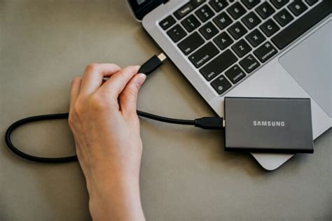 Large File Transfer Service: Efficient Solutions for Your Business - GetWox