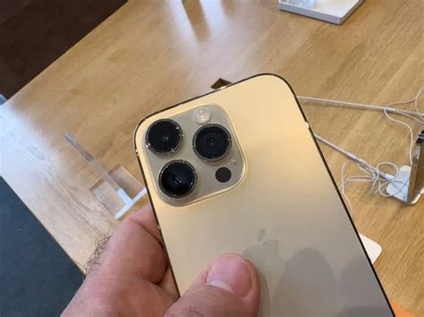 Шумит и трясется. У iPhone 14 Pro возникли проблемы с камерой | MC.today