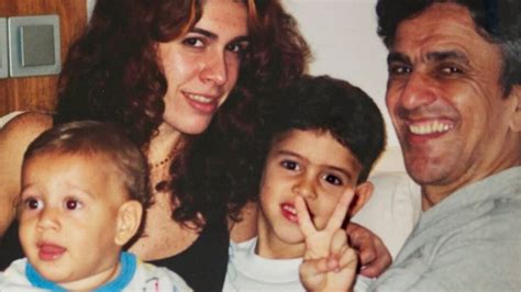 Filhos De Caetano Veloso E Paula Lavigne - Quem são os pais de Zeca Veloso? Cantor é filho de Caetano com ex-atriz ...