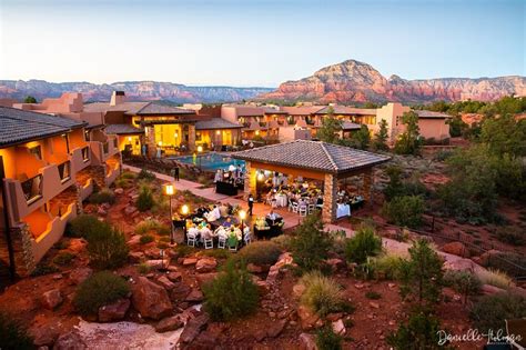 Sedona Wedding at Courtyard by Marriott - danielleholmanwedding.com