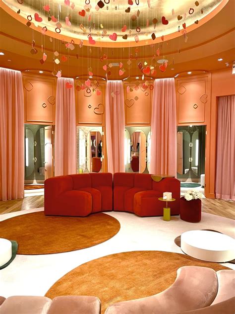 vow d bridal - Fashion Professional