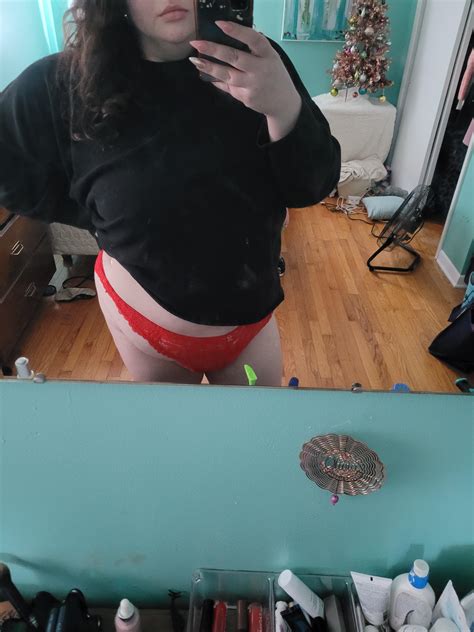 Showing off the Red [29F looking for M in Ripley and surrounding areas