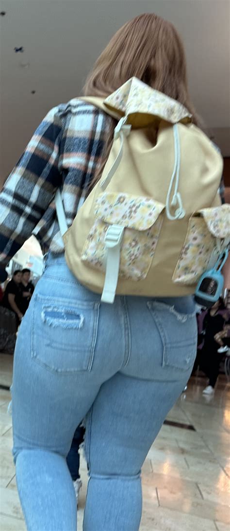 Sexxy Ass MILF in tight Jeans - Tight Jeans - Forum