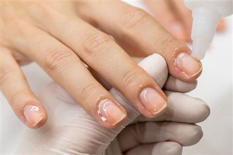 Как правильно убрать кутикулу в домашних условиях: обрезной и ...