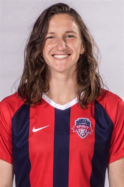 Download Andi Sullivan Commanding The Field Wallpaper | Wallpapers.com