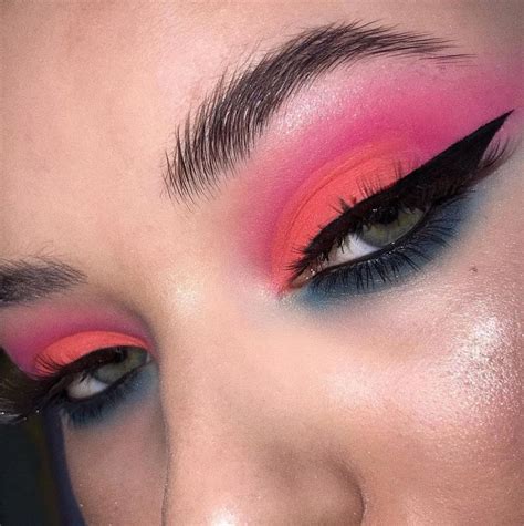 🧚🏼‍♀️Аня|визажист Киев🫀 on Instagram: “Возвращаю яркие цвета в свой ...