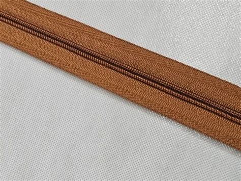 red cfc zipper size    rs roll   delhi id