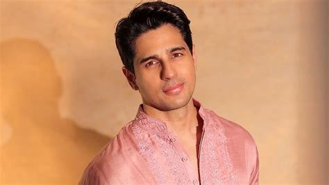 mera patent breakfast tha  sidharth malhotra ate  early