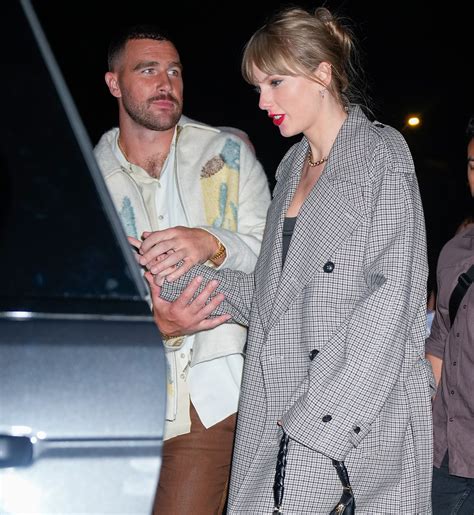 Taylor Swift, Travis Kelce seen 'kissing' at 'SNL' afterparty | New