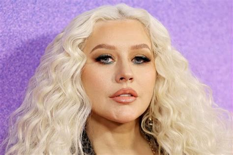 Christina Aguilera Archives - Wealthy Peeps