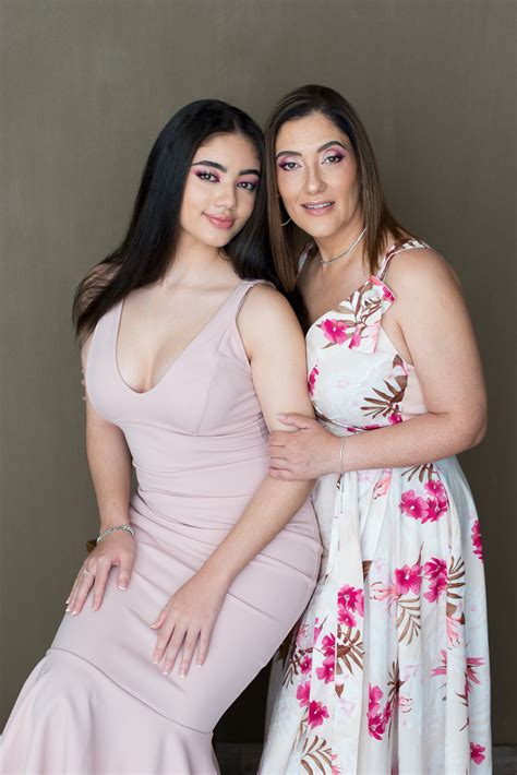 Mother-Daughter - Flash That Studio