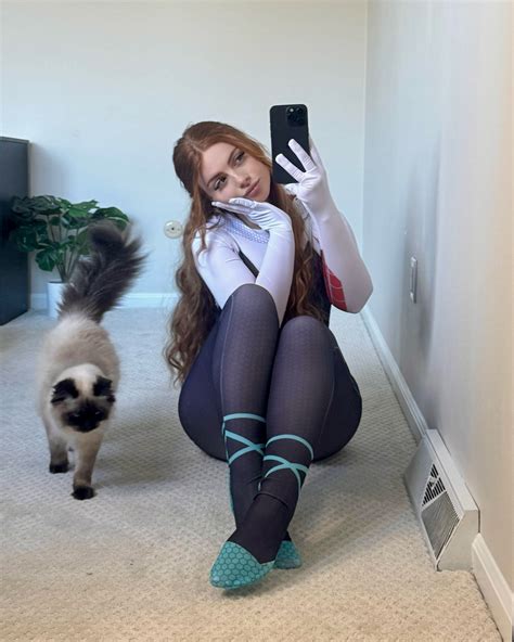 Cristina Carmella (@cristinacarmella) • Instagram photos and videos