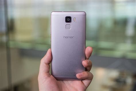 Huawei Honor 7 review: Huawei Honor 7 mixes high-end specs and metal ...