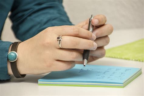 Куда поступить после 11 класса: востребованные профессии 2023