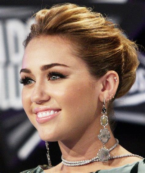 20 Best Miley Cyrus Haircuts and Hairstyles