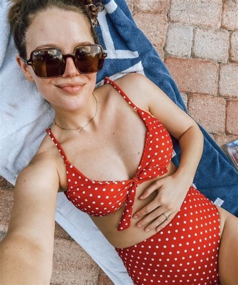 9 Hot Sexy Jelly Jess Bikini Pics