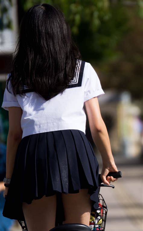 発育中のJCが極限まで露出する太ももに痴漢不可避の画像10枚 - 可愛い校生