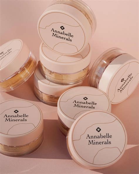 Podkłady mineralne: jaki wybrać i jak aplikować? • The Beauty Runway