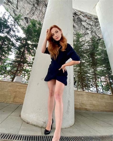 Başak Gümülcinelioğlu on Instagram: “🌬” | Fashion, Tshirt dress, Women