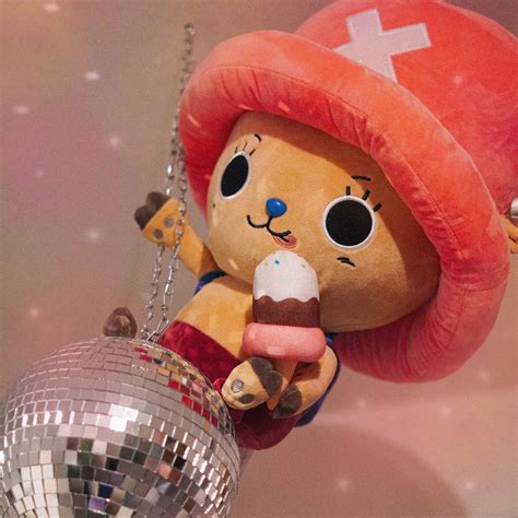 One Piece - Tony Chopper avec glace New World Peluche XL | Elbenwald