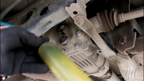 Замена масла в редукторе заднего моста на Nissan Qashqai 2,0 4WD Ниссан ...