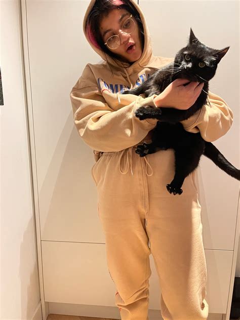 COMFY SEASON BY YAYOWAVE - NUDE UNISEX HOODIE | FABERYAYO – Faberyayo