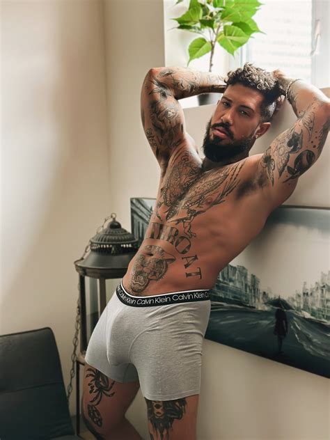 latín daddy 🇨🇴🇻🇪🇧🇷🇦🇷🇨🇱🇵🇪🇲🇽🇪🇸 (@R1Londono) / Twitter