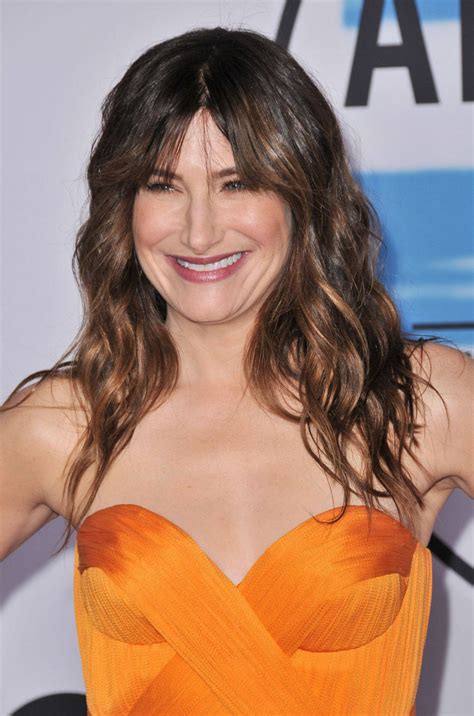 Download Kathryn Hahn Celebrity Style Wallpaper | Wallpapers.com