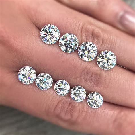 moissanite  brilliant cut color grade  kiem dinh gra moon
