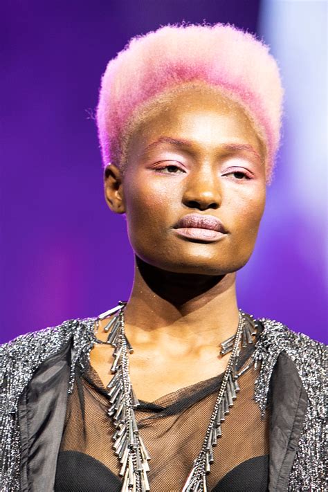 Short natural hair styles are liberating women from long salon hours 42