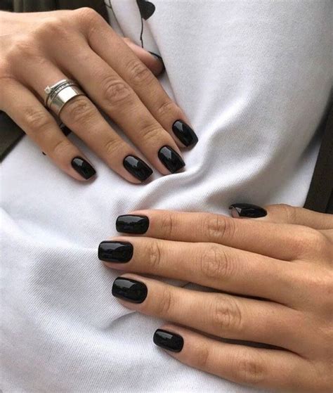 Pin by Anastasía on manicure | Short gel nails, Pretty nails, Nails