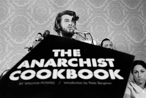 Скончался автор «Поваренной книги анархиста», запрещенной в РФ - Новости