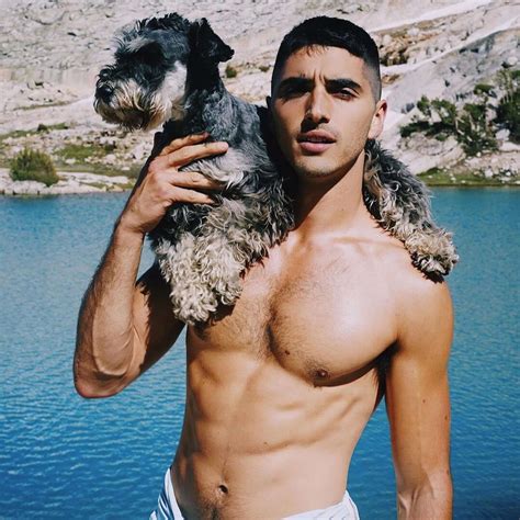 Chi sono Nicholas Galitzine e Taylor Zakhar Perez, protagonisti di