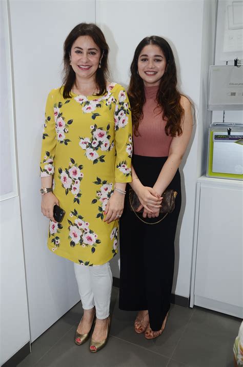 Anjali Tendulkar and Sara Tendulkar at Asha Bhosle's granddaughter