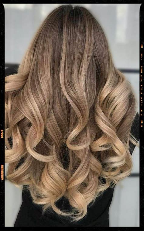 Pearly Hair Color Idea | Светлое мелирование, Идеи причесок, Прически
