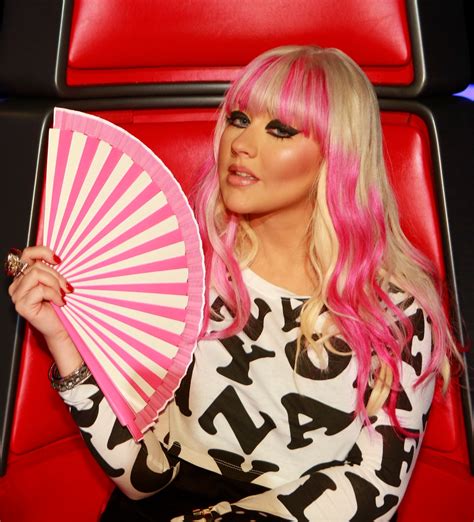 Christina Aguilera Spent Christmas With the Prettiest Pink Hair | Allure