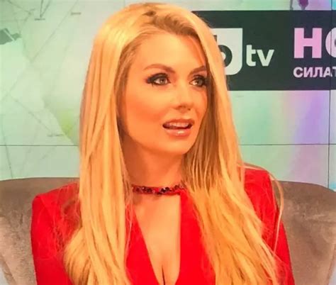 Венета Райкова стана астроложка: Очаква Френска революция да помете ...