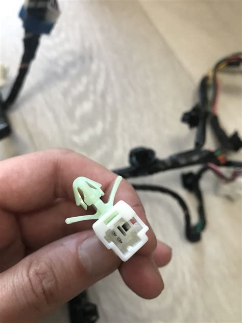 Разъем 2pin для подсветки прикуривателя — Сообщество «Mitsubishi Lancer ...