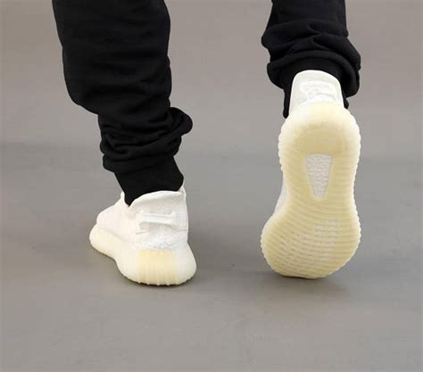 Купить Кроссовки мужские Adidas Yeezy Boost 350 белые, Адидас Изи Буст ...