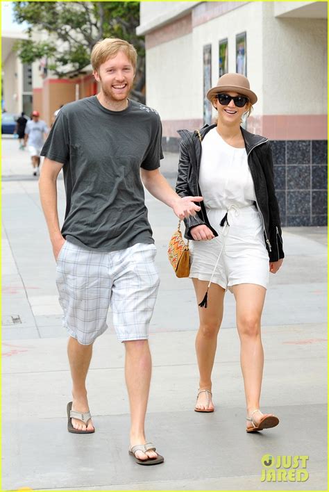Jennifer Lawrence: Sunday Matinee with Friends!: Photo 2676400 ...